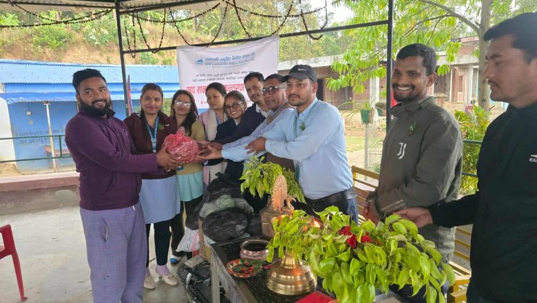 सहारा घरलाई एनएमबी लघुवित्तको खाद्यान्न सहयोग