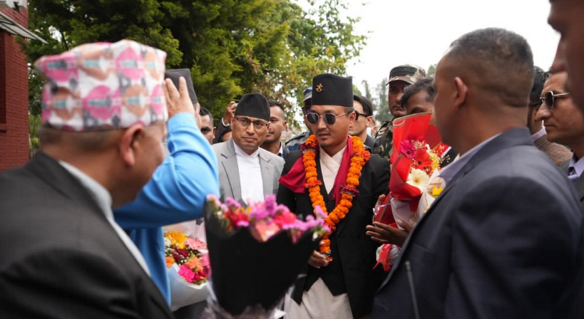 ओली र लेखकलाई पक्राउ गरेपछि गृहमन्त्री गुरुङले भने-‘कानुनभन्दा माथि कोही छैन