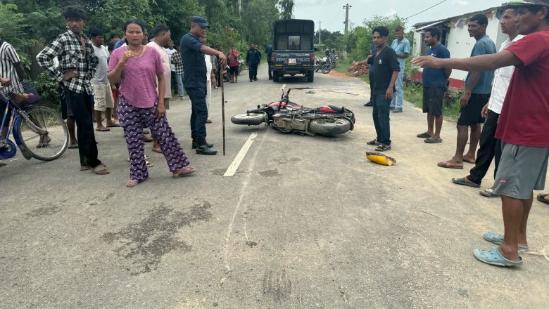 बसको ठक्करबाट बेलौरीमा मोटरसाइकल चालक गम्भीर घाइते