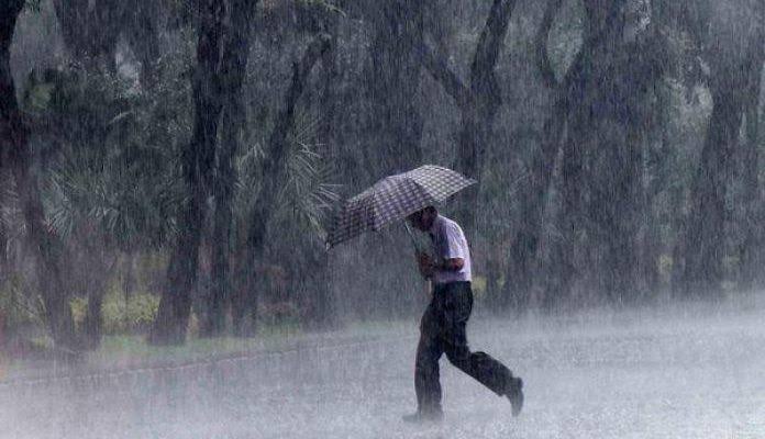 वर्षाले विभिन्न राजमार्ग अवरुद्ध, सतर्कता अपनाउन आग्रह